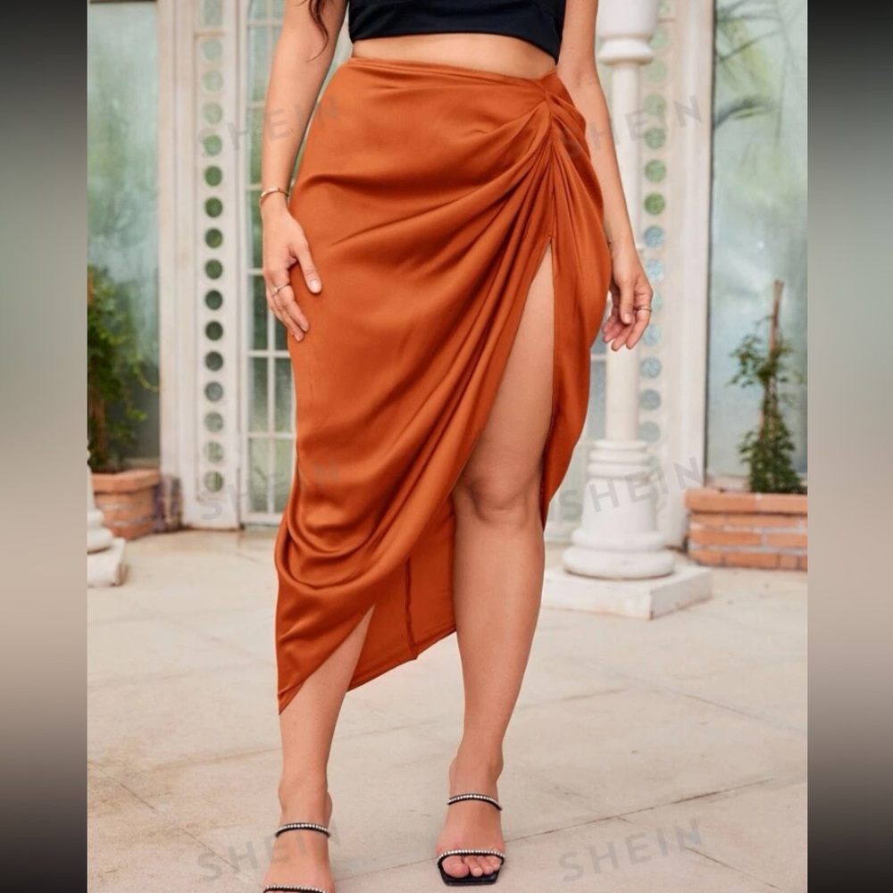 SHEIN Ruched Split Thigh Satin Skirt